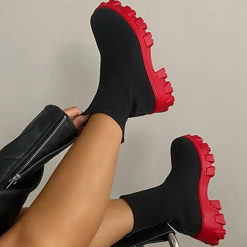 Bota Feminina com Plataforma Cano Curto (Promoção de Inverno 2025)