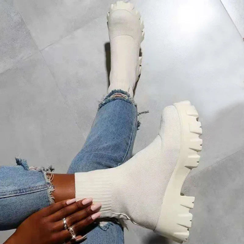 Bota Feminina com Plataforma Cano Curto (Promoção de Inverno 2025)