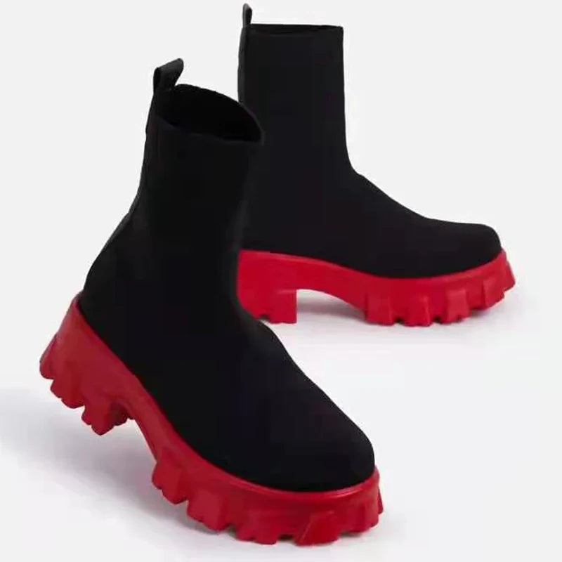 Bota Feminina com Plataforma Cano Curto (Promoção de Inverno 2025)
